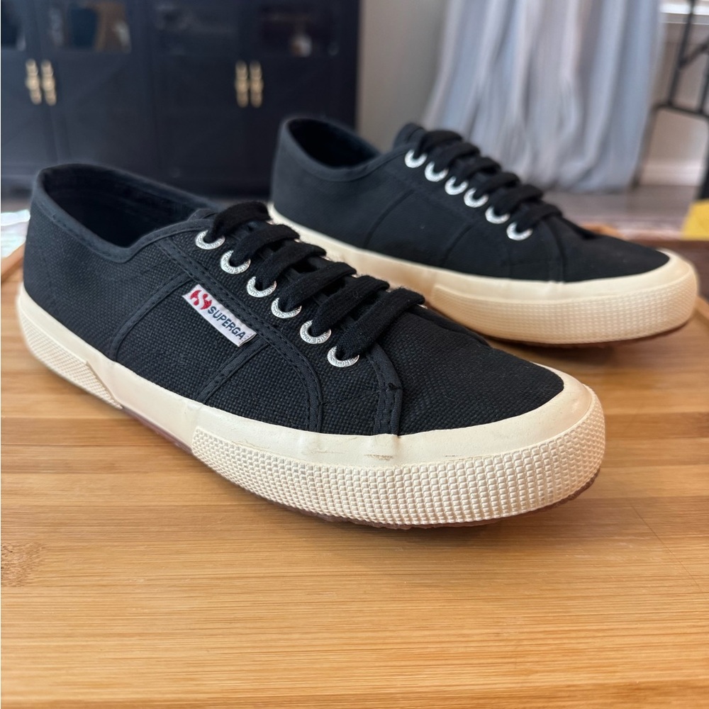 Superga Women’s Black and Cream Sneakers Size 8 - Picture 4 of 6